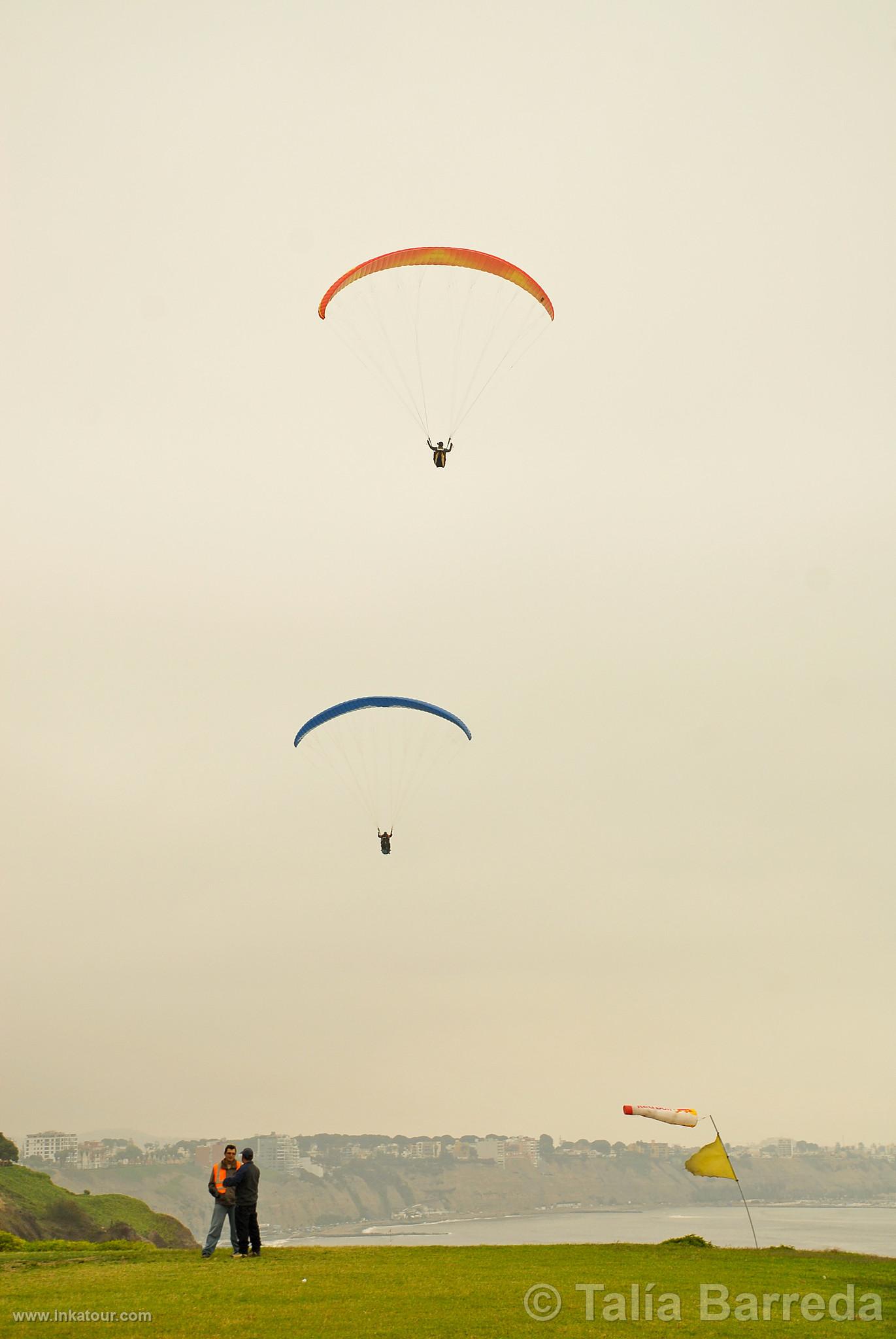 Paragliding in Miraflores, Lima