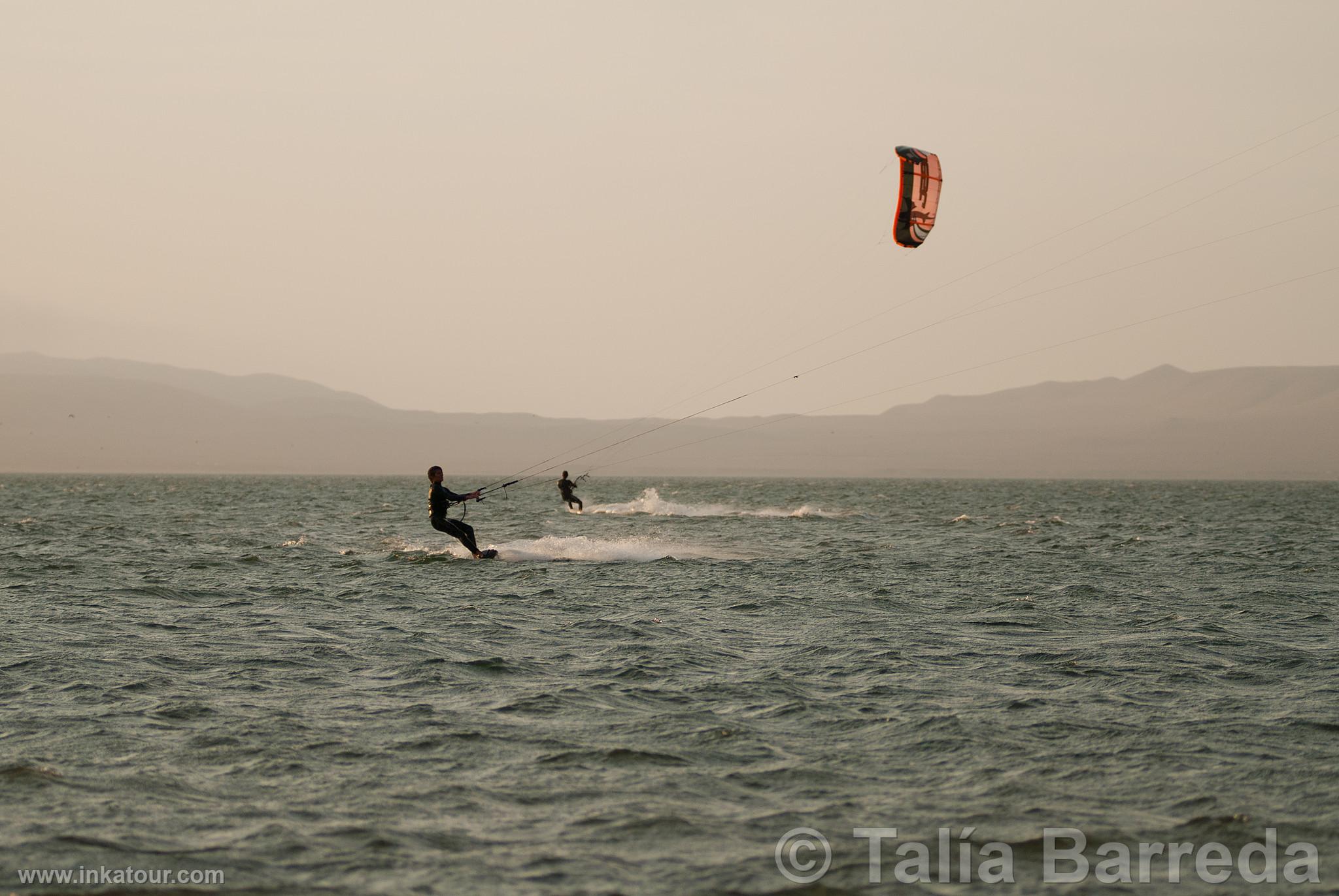 Kitesurfing in Paracas