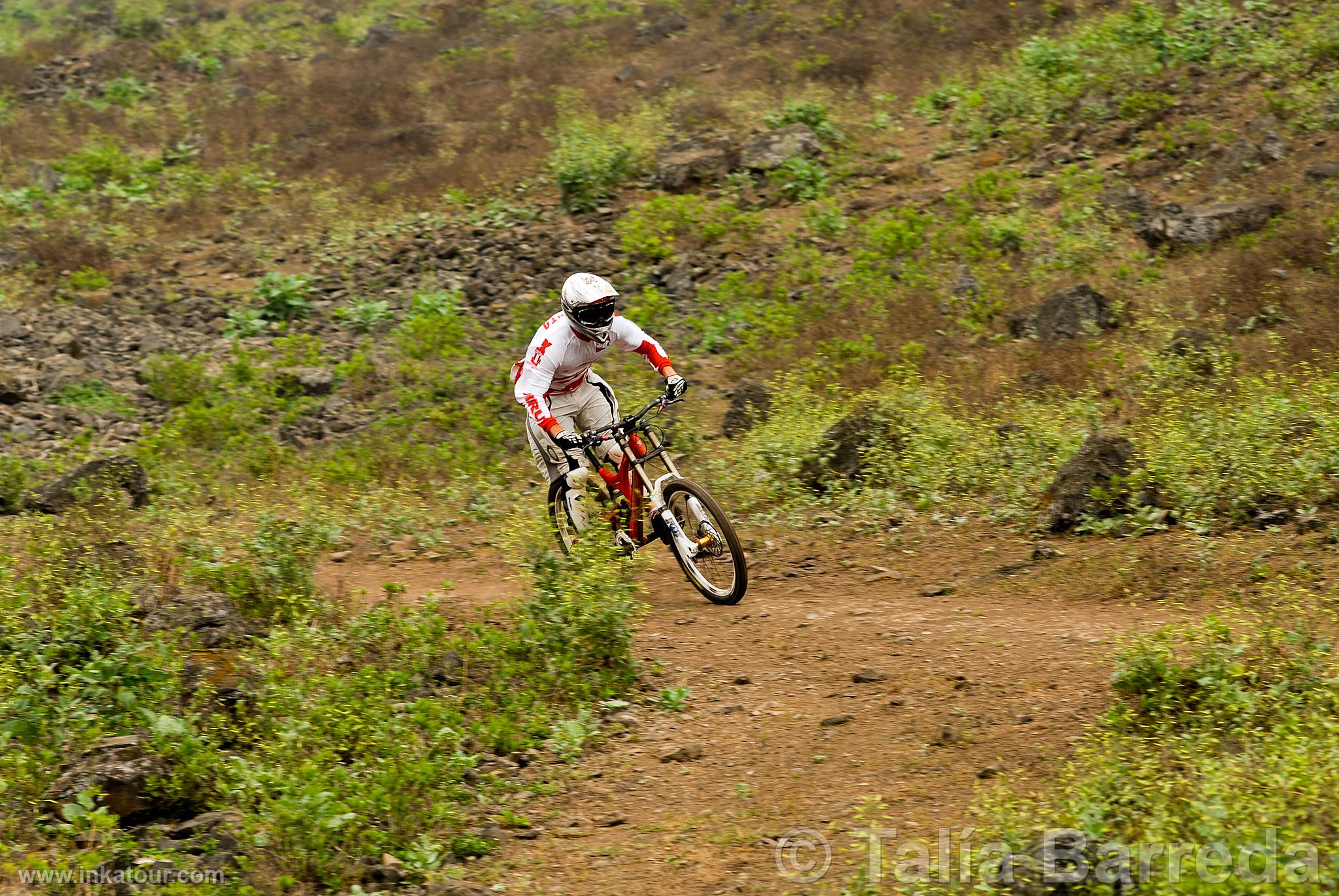 Cycling at Lomas de Lcumo