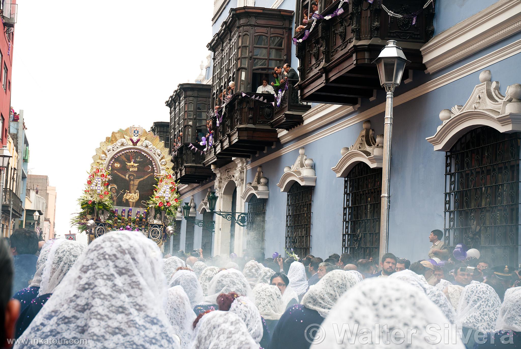 Procession of Seor de Los Milagros