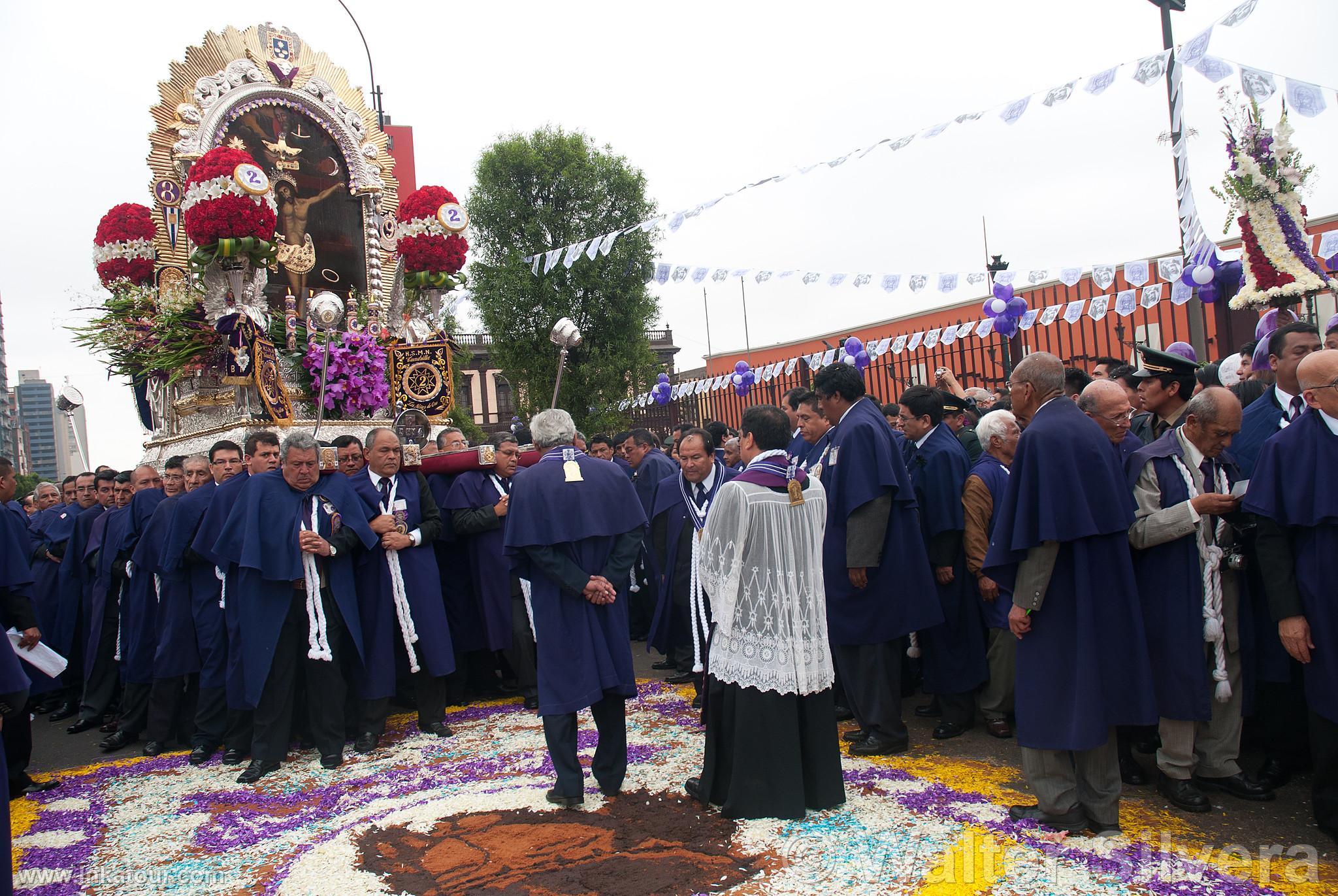 Procession of Seor de Los Milagros