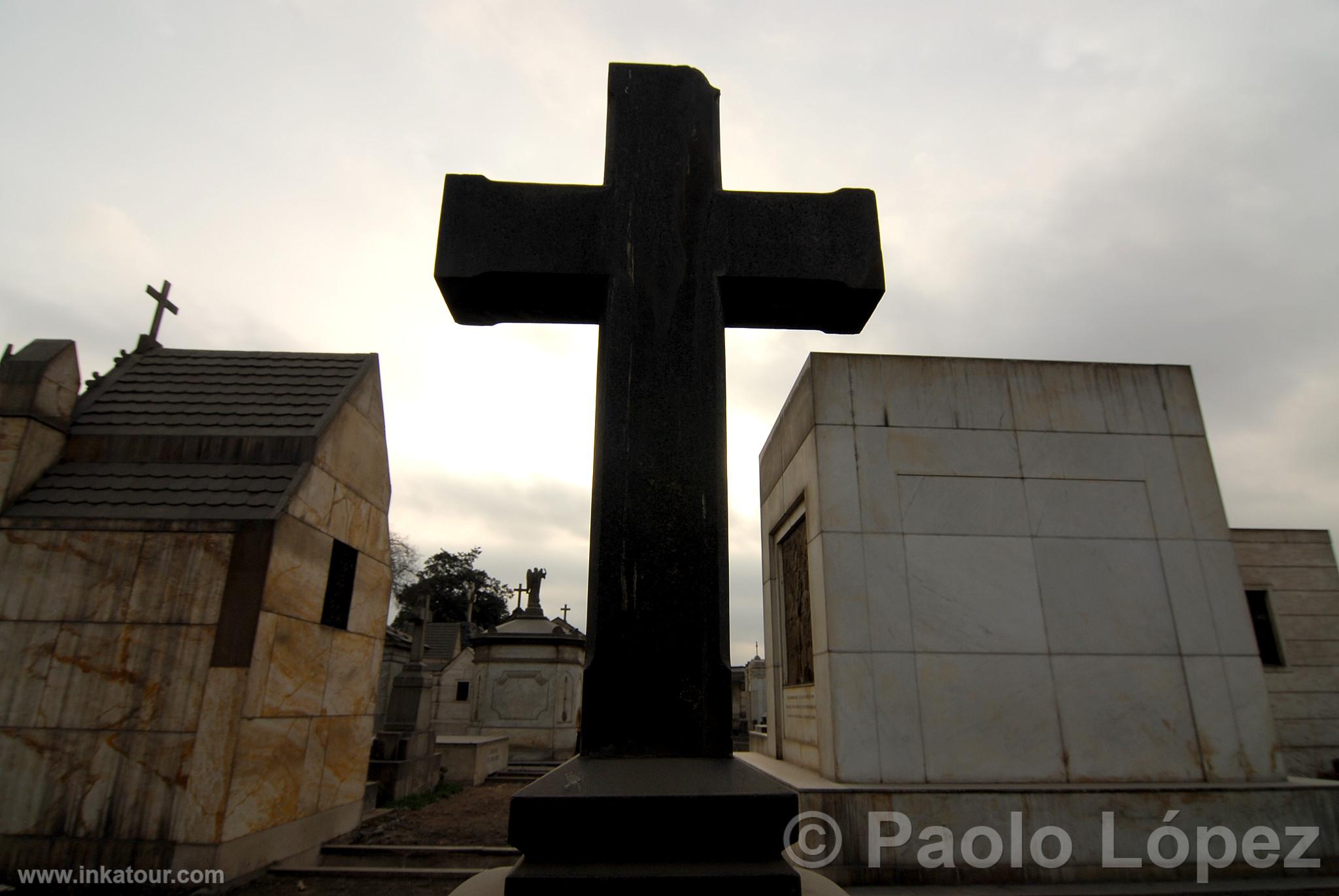 Presbtero Maestro Cemetery