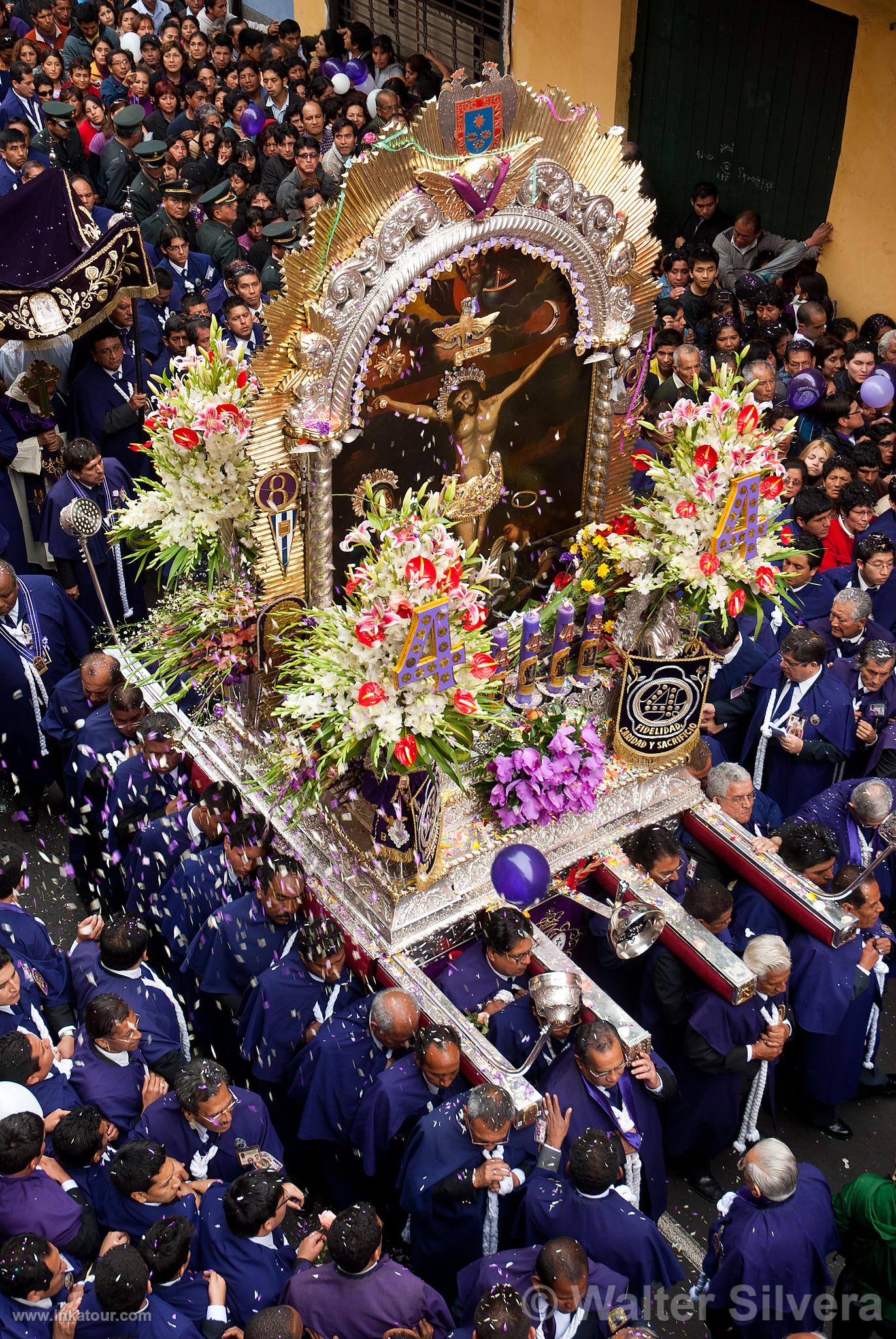 Procession of Seor de Los Milagros