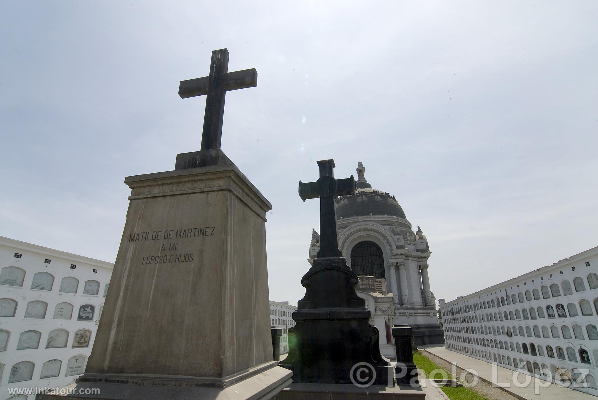 Presbtero Maestro Cemetery