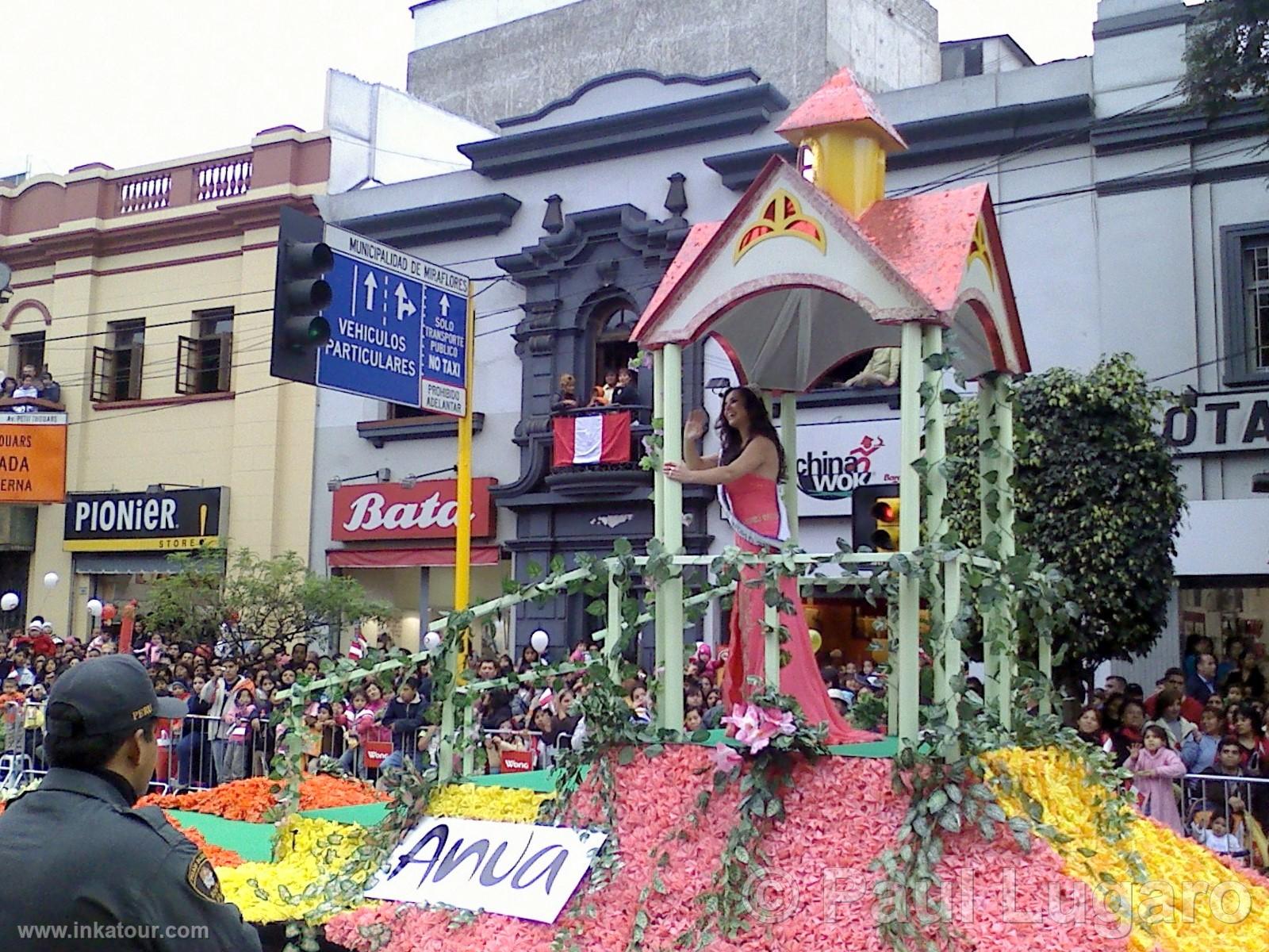 Wong Parade, Lima