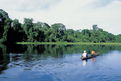 Tourists at Lake Tres Vhimbadas