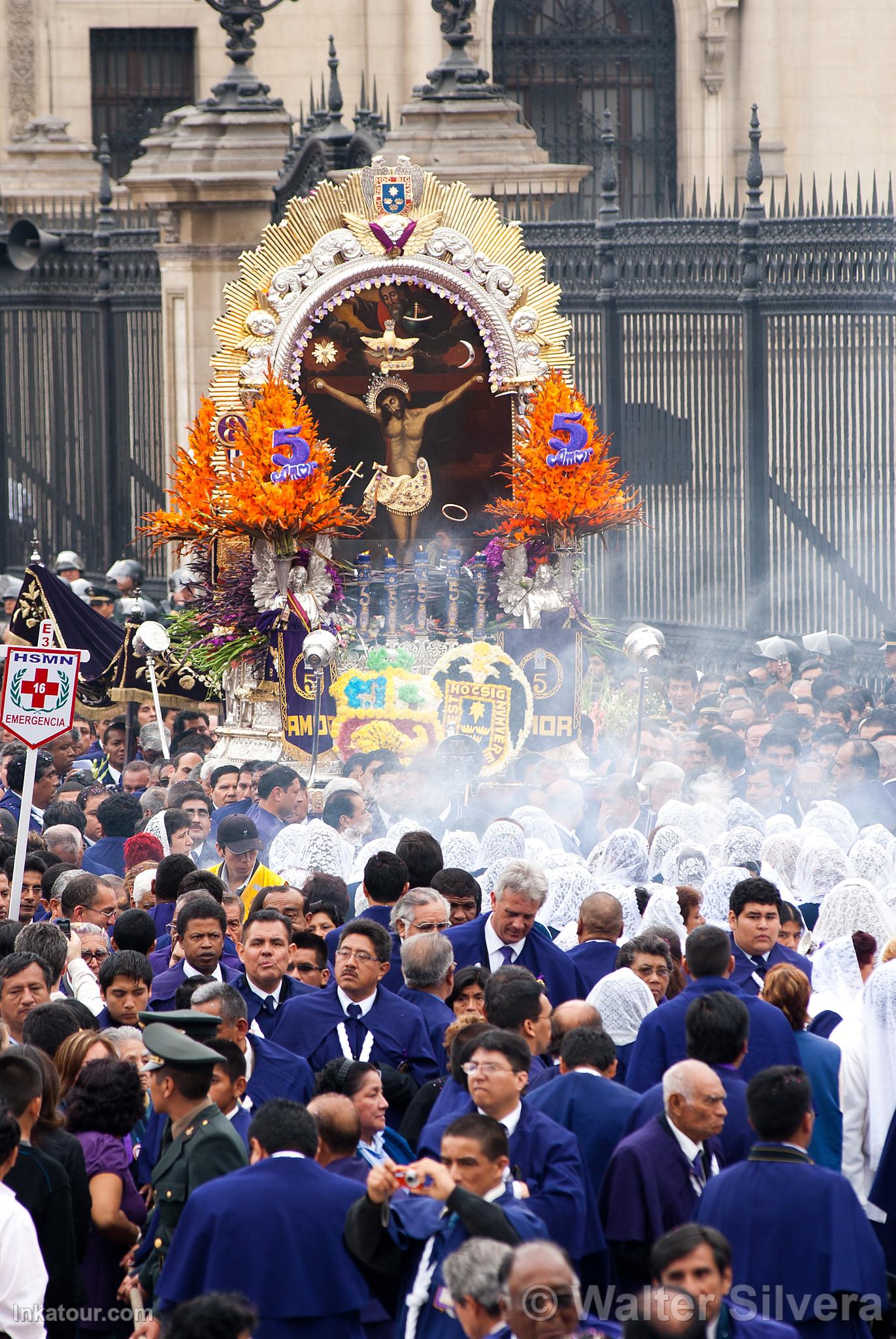 Procession of Seor de Los Milagros