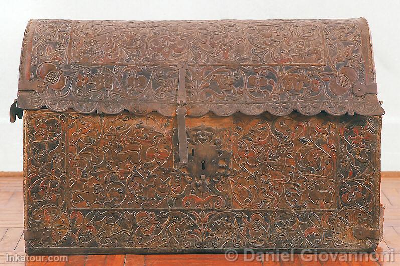 Trunk, Cuzco. 18th century